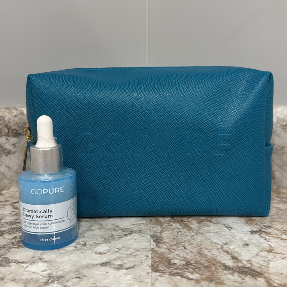 ‼️NEW‼️ FREE BAG! goPure Hyaluronic Acid Dramatically Dewy Serum with bag.